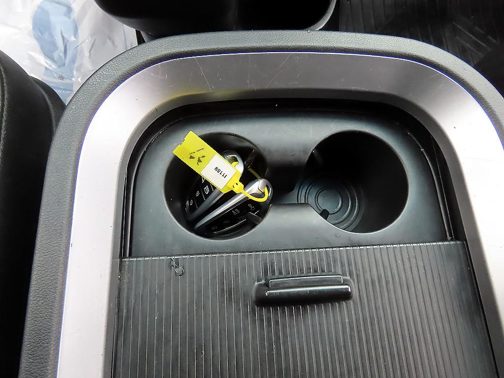 HYUNDAI Staria 2024 Blanco - Importación desde Corea - HF Imports Iquique - Foto 17