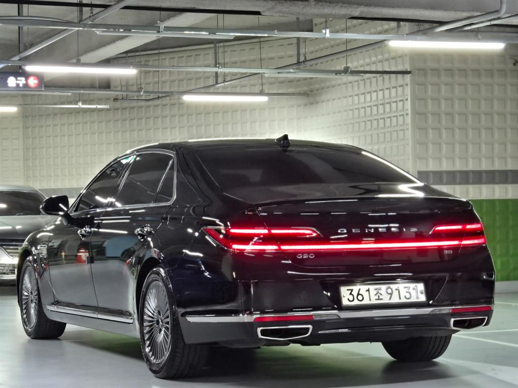 Genesis G90 - Vista 4