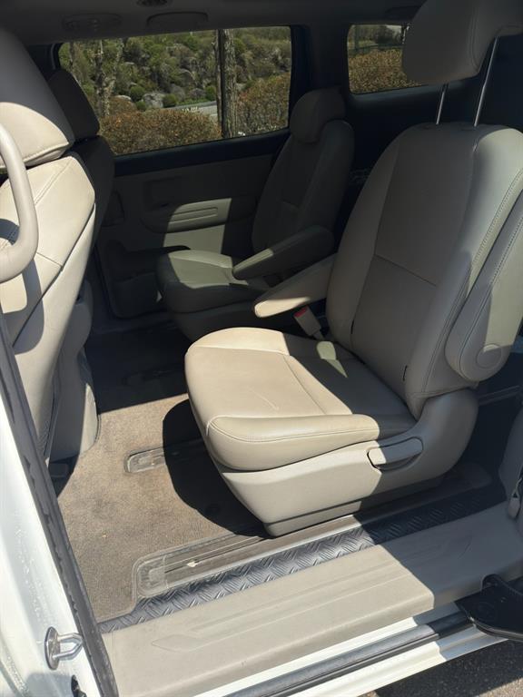 KIA Carnival - Vista 4