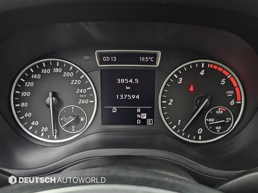 Mercedes Benz B Class (MY B) - Vista 8