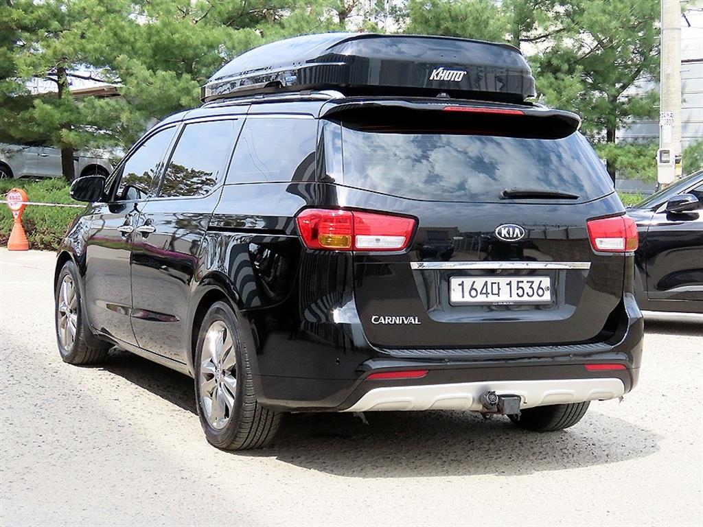 KIA Carnival - Vista 3