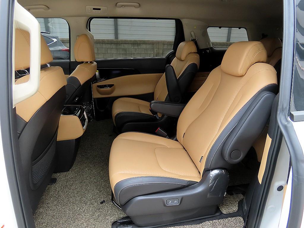 KIA Carnival - Vista 6