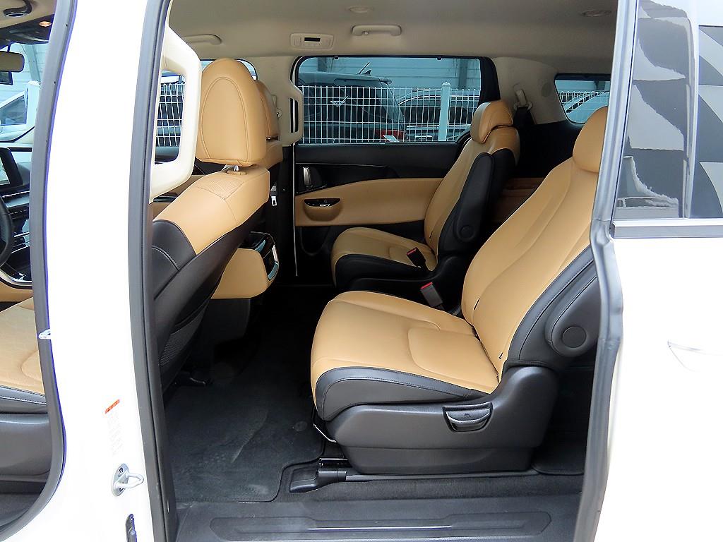 KIA Carnival - Vista 6