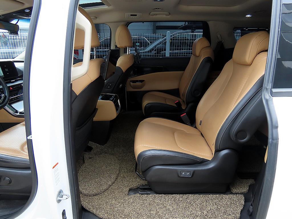 KIA Carnival - Vista 6