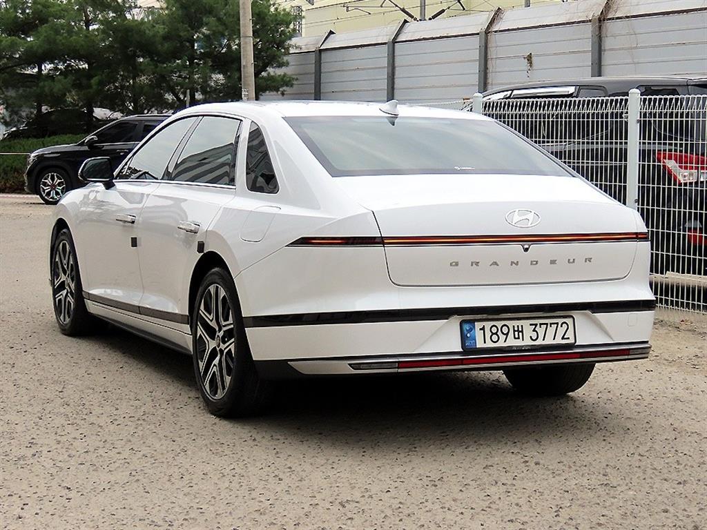 HYUNDAI Grandeur - Vista 3