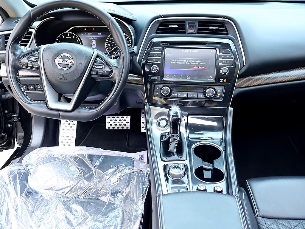 Nissan Maxima - Vista 9