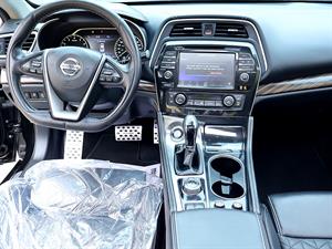 Nissan Maxima - Vista 10