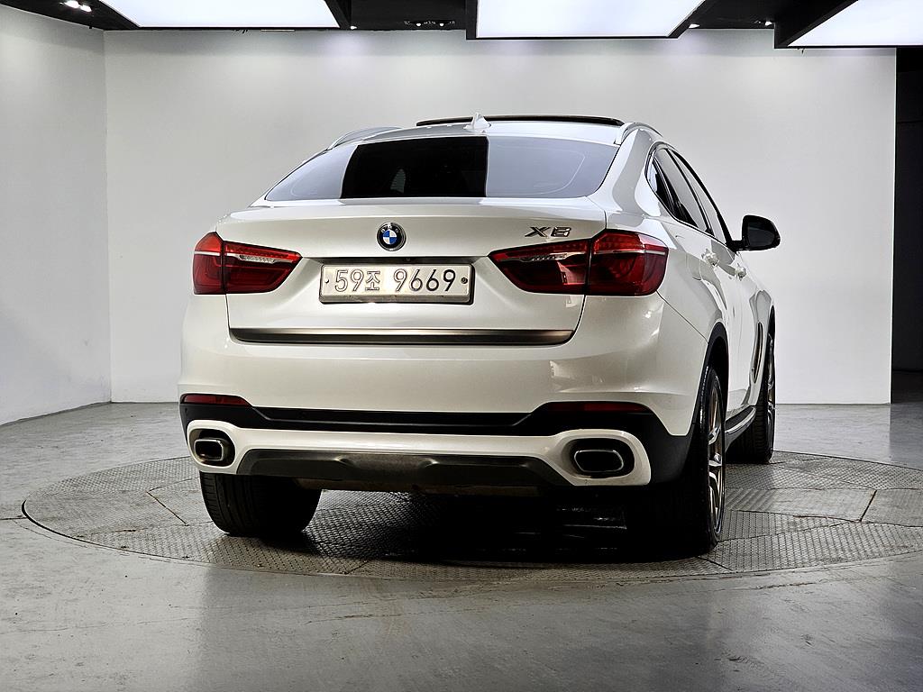 BMW X6 - Vista 3