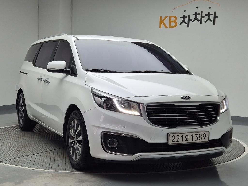 KIA Carnival - Vista 4