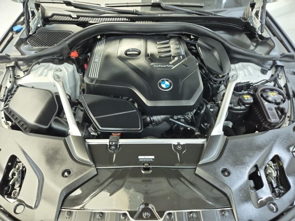 BMW 5 Series - Vista 5