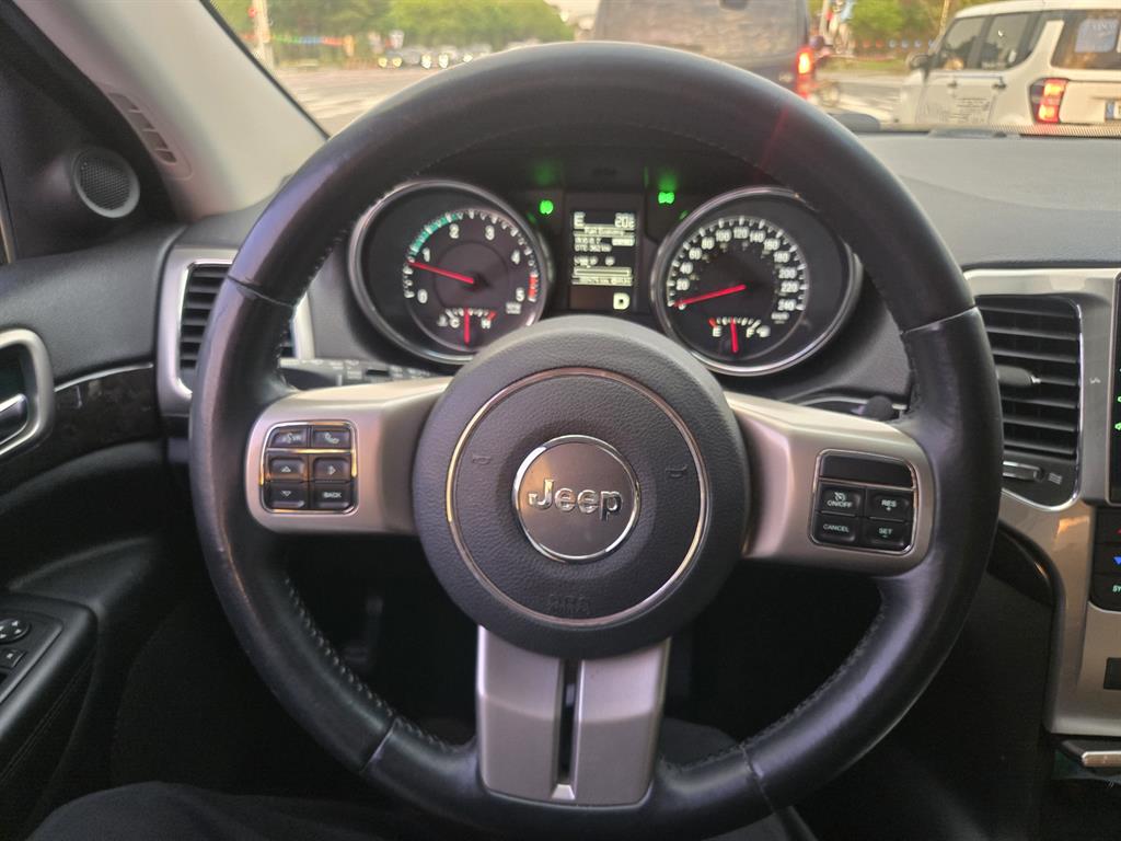 Jeep Cherokee - Vista 7