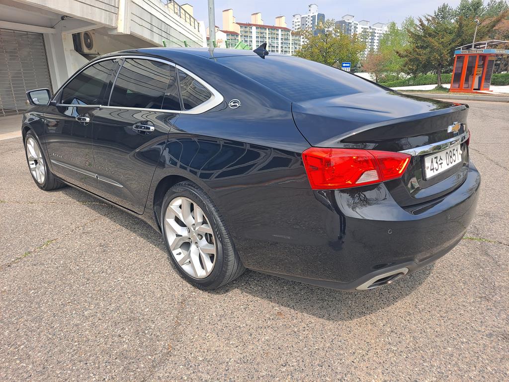 Chevrolet Impala - Vista 6