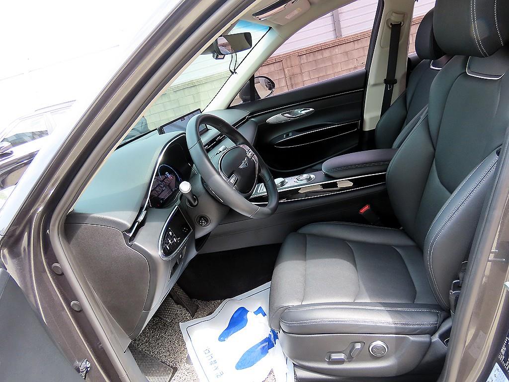 Genesis GV70 - Vista 5