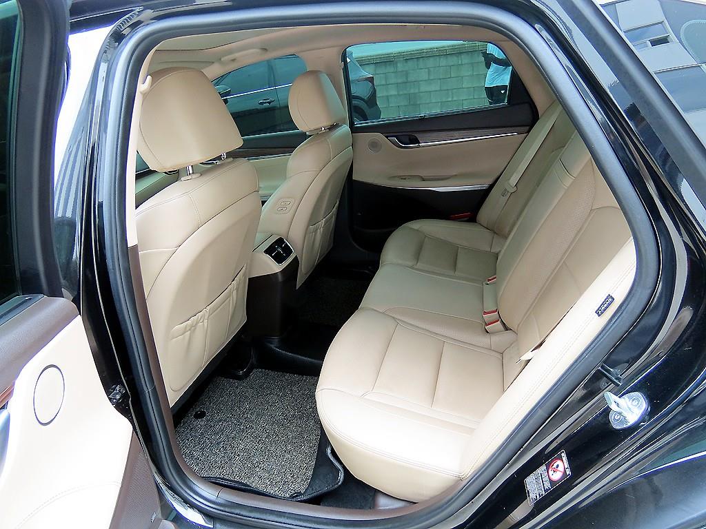 HYUNDAI Grandeur - Vista 6