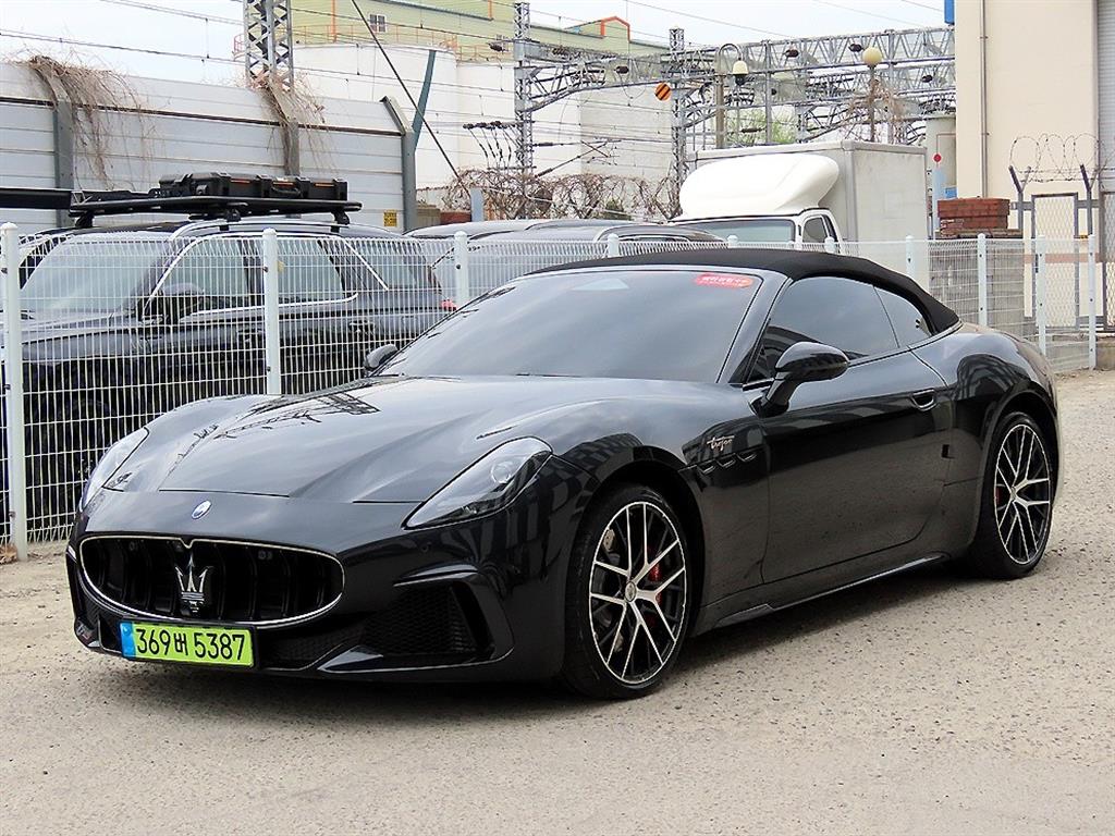 Maserati Gran Cabrio - Vista 2