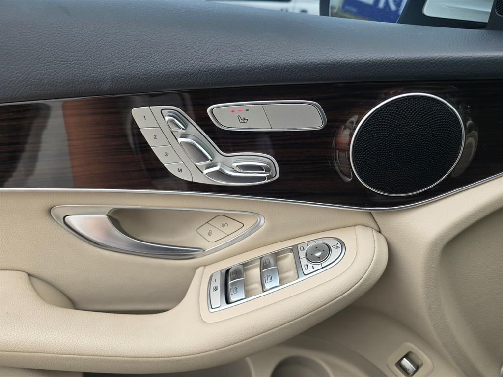 Mercedes Benz GLC Class 2019 Blanco - Importación desde Corea - HF Imports Iquique - Foto 14