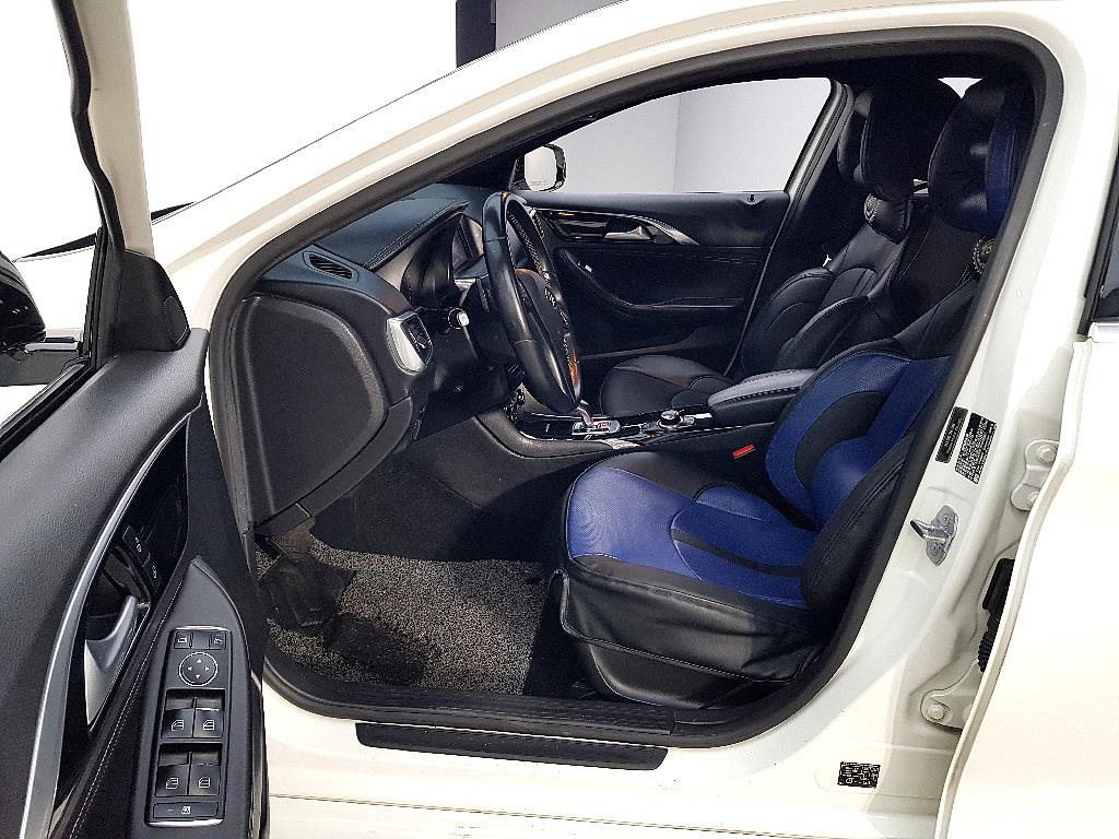 Infiniti Q - Vista 8