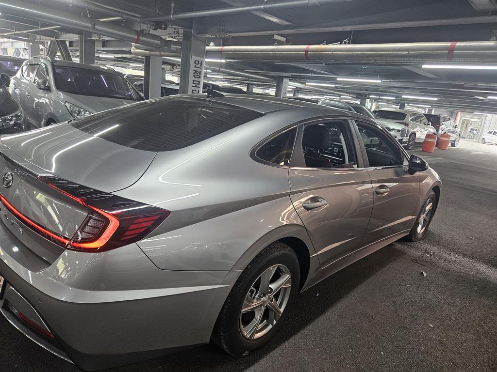 HYUNDAI Sonata - Vista 2