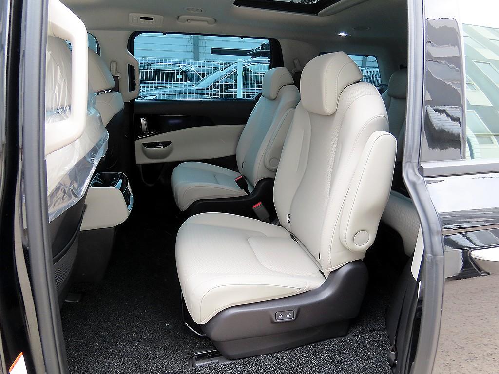 KIA Carnival - Vista 6