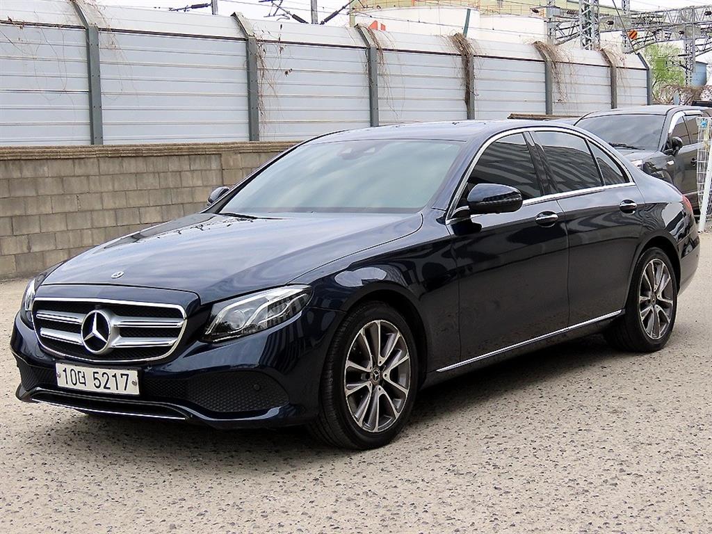 Mercedes Benz E class - Vista 2
