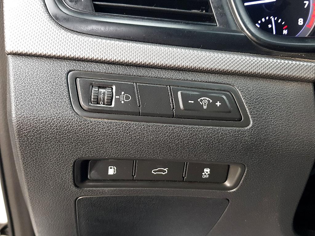 HYUNDAI Sonata - Vista 11