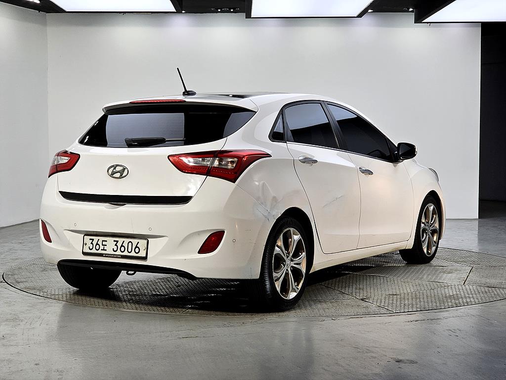 HYUNDAI i30 - Vista 4