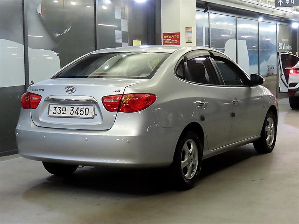 HYUNDAI Avante - Vista 4