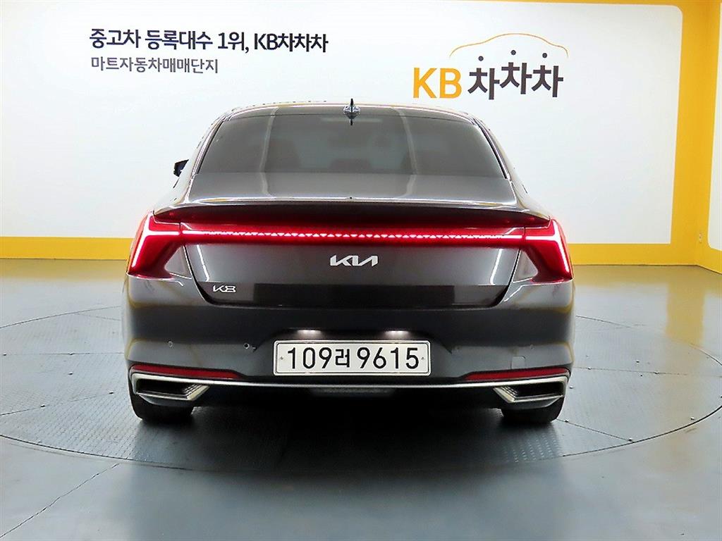 KIA K8 - Vista 3
