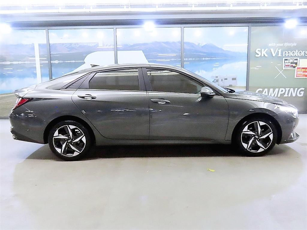 HYUNDAI Avante - Vista 3