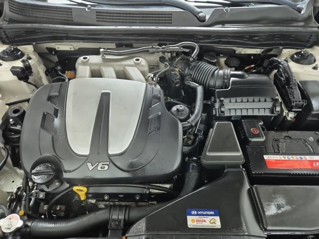 HYUNDAI Grandeur - Vista 5