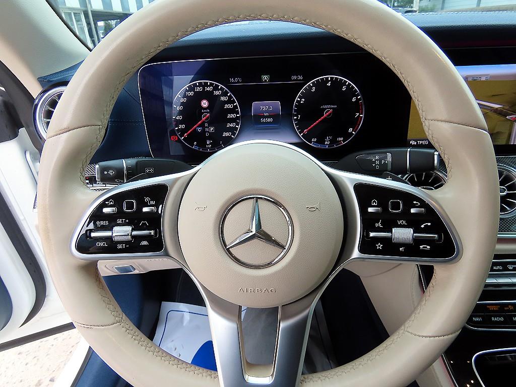 Mercedes Benz E class - Vista 12