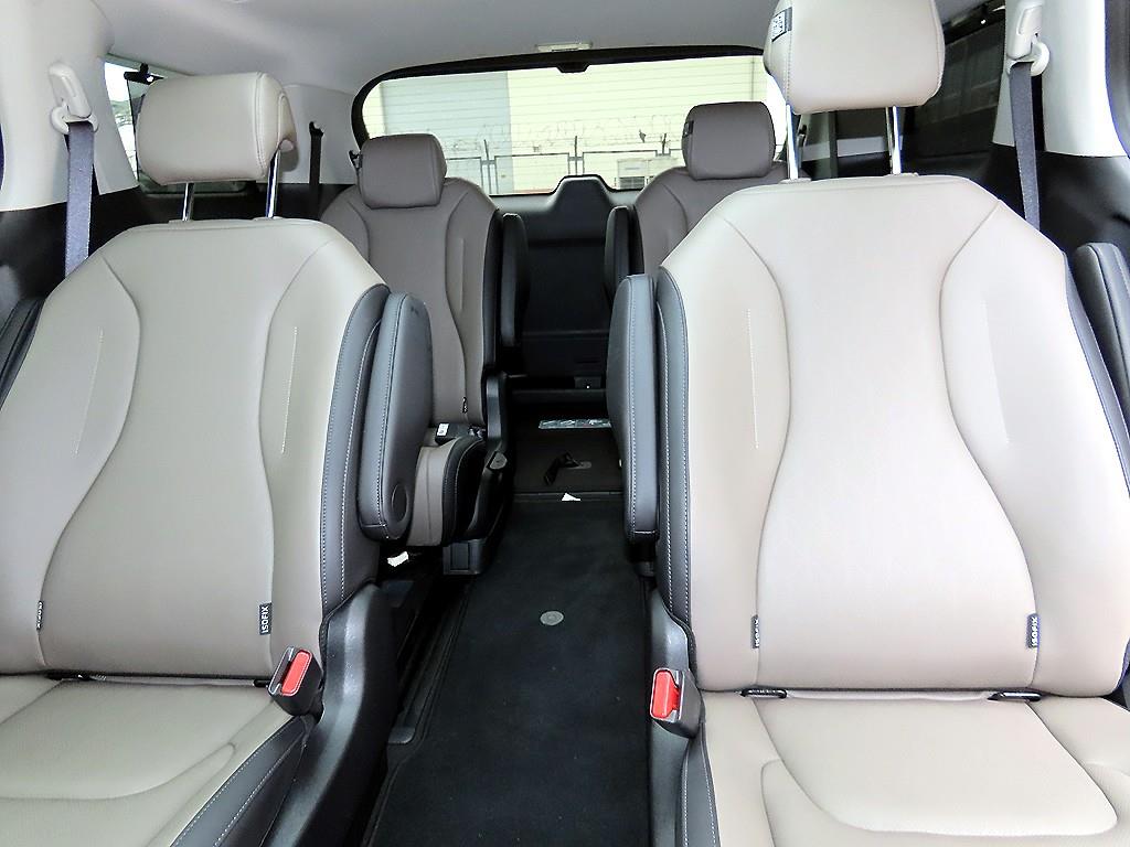 KIA Carnival - Vista 7