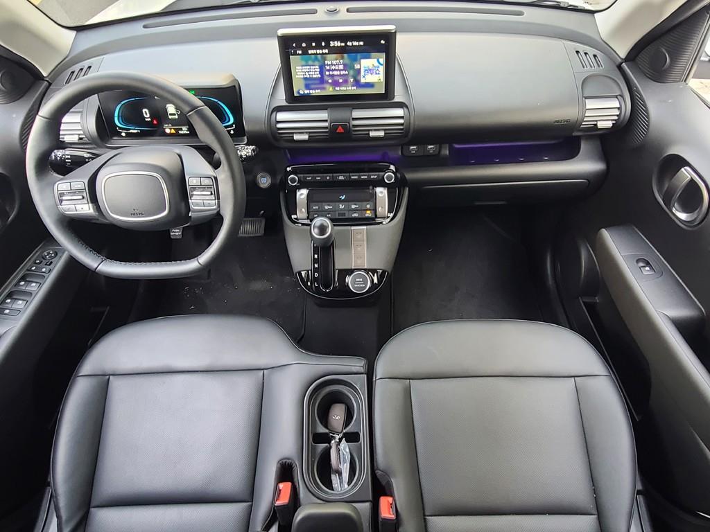 HYUNDAI Casper - Vista 9