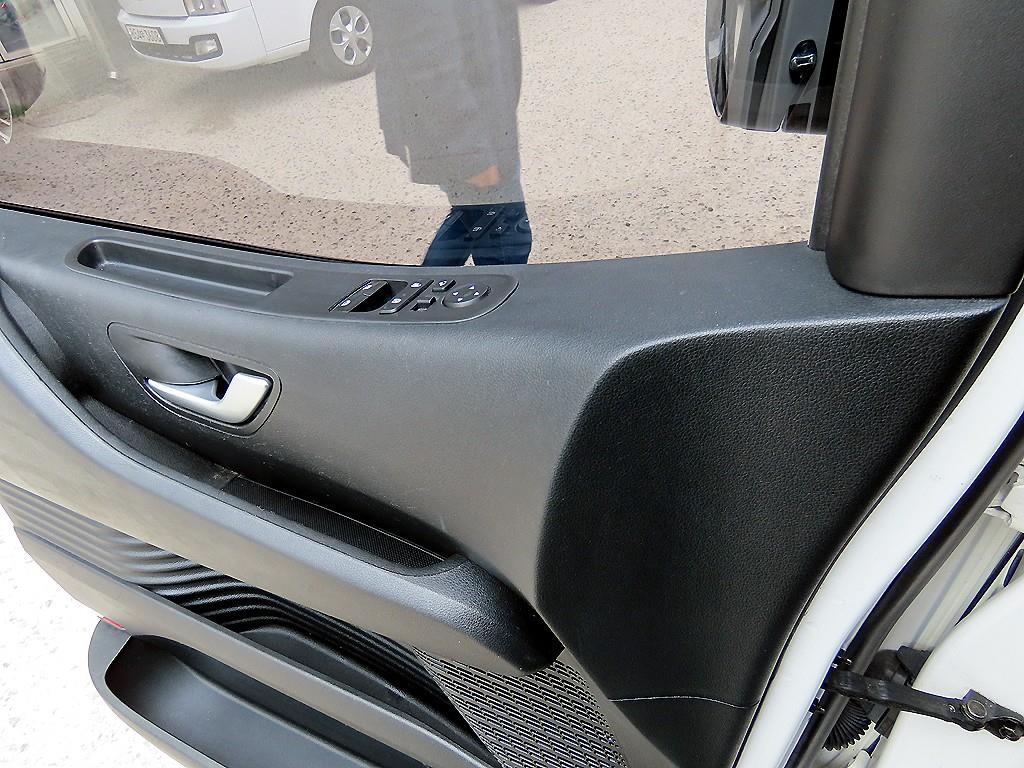 HYUNDAI Staria - Vista 11