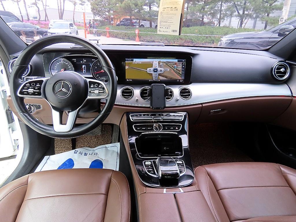 Mercedes Benz E class - Vista 7
