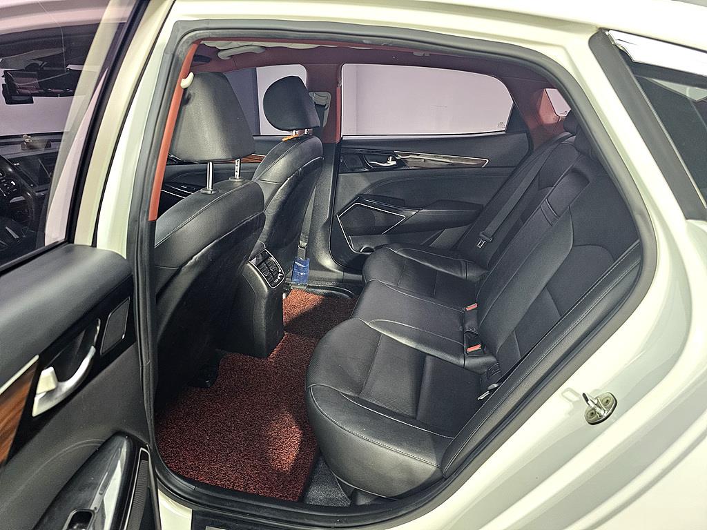 KIA K7 - Vista 9