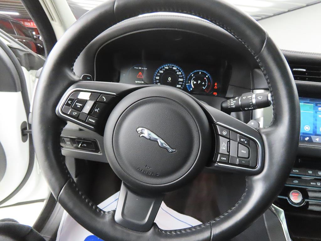 Jaguar XF - Vista 8