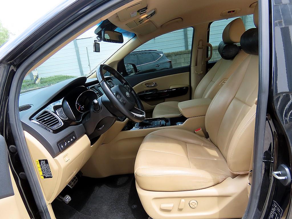 KIA Carnival - Vista 5