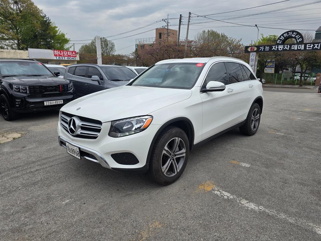 Mercedes Benz GLC Class 2019 Blanco - Importación desde Corea - HF Imports Iquique - Foto 1
