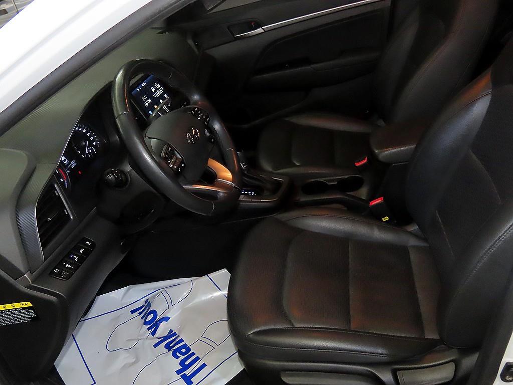 HYUNDAI Avante - Vista 6