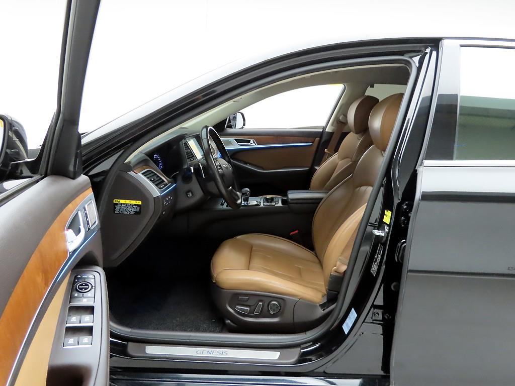 Genesis G80 - Vista 12