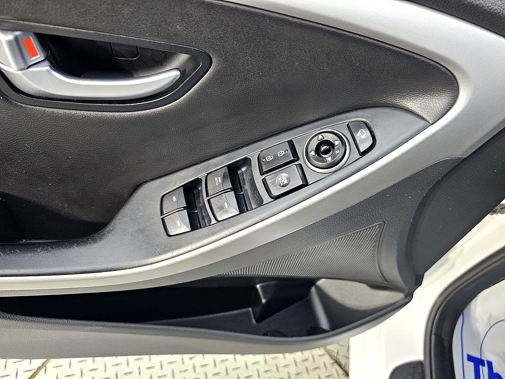 HYUNDAI i30 2016 Blanco - Importación desde Corea - HF Imports Iquique - Foto 13