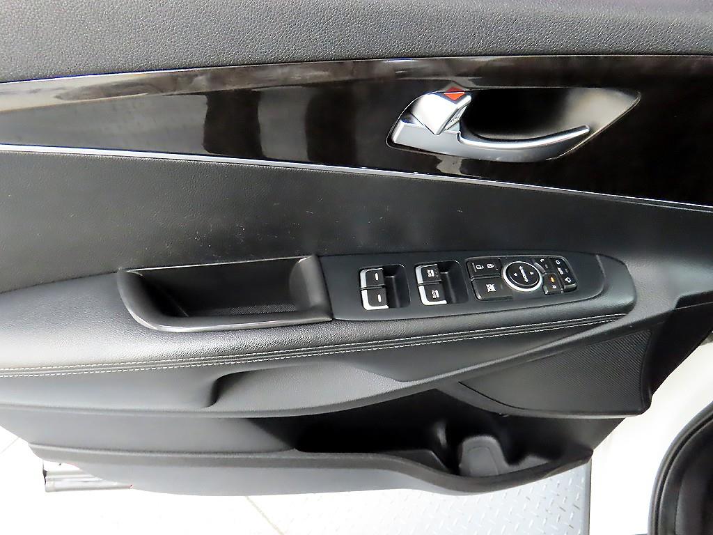 KIA Sorento - Vista 11