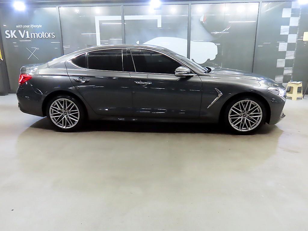 Genesis G70 - Vista 3