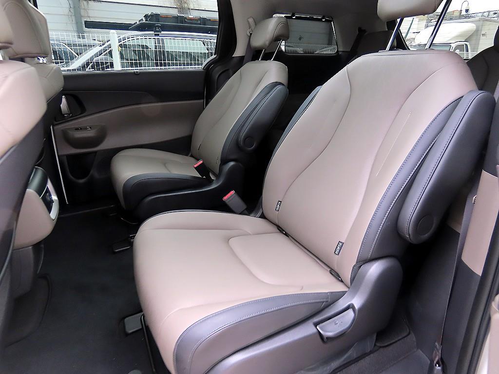 KIA Carnival - Vista 6