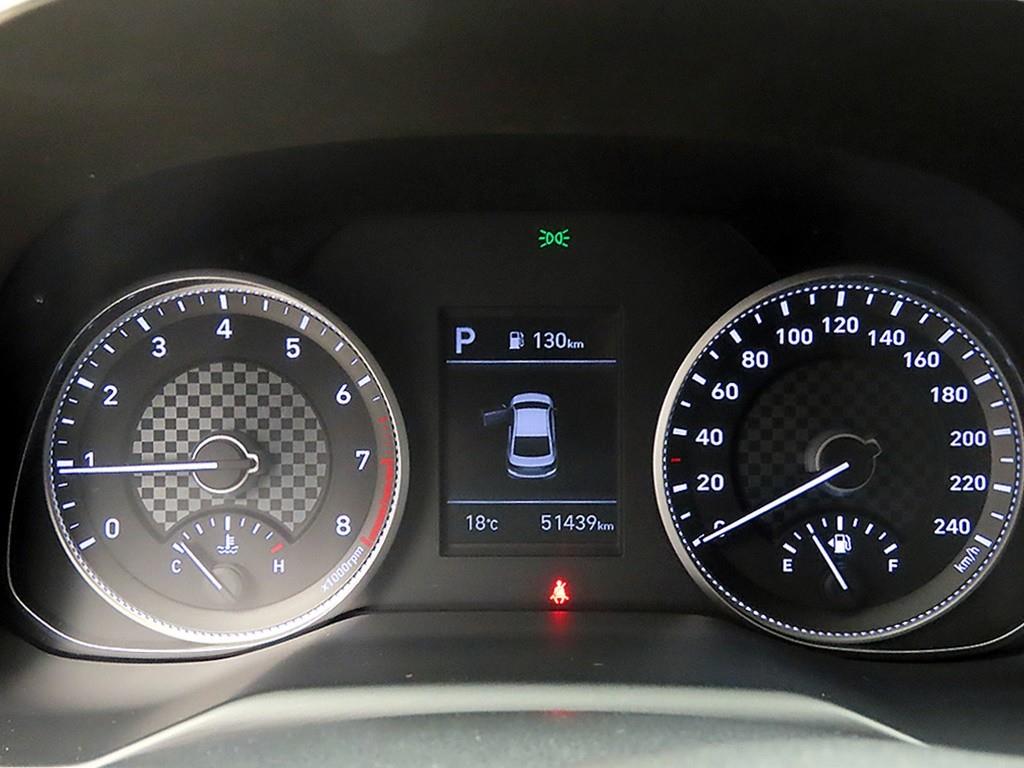 HYUNDAI Avante - Vista 8