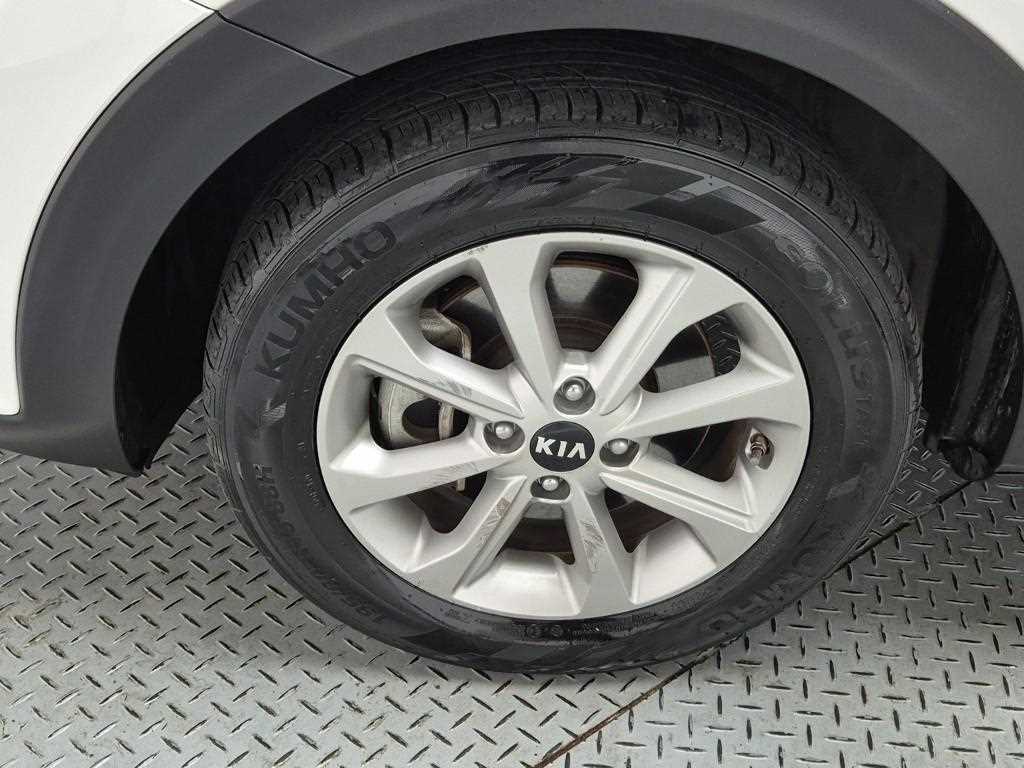 KIA Stonic 2018 Blanco - Importación desde Corea - HF Imports Iquique - Foto 19