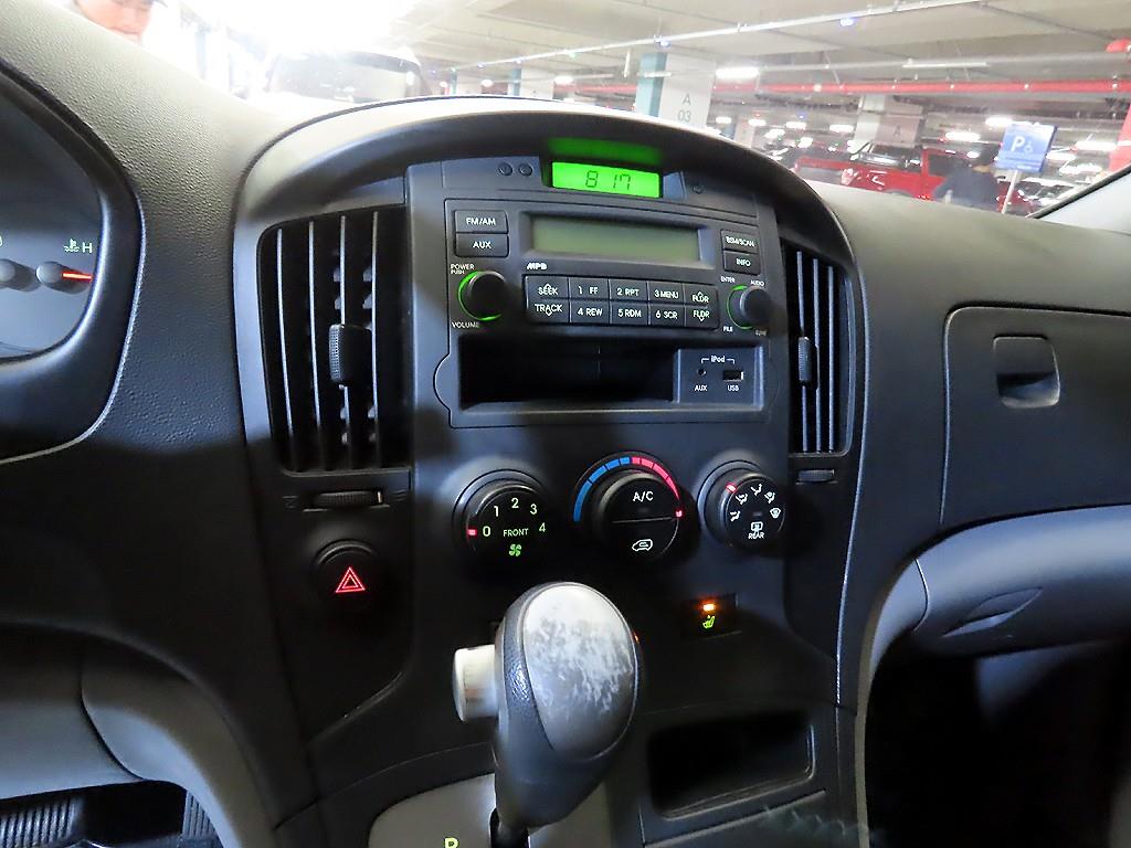 HYUNDAI Starex - Vista 11