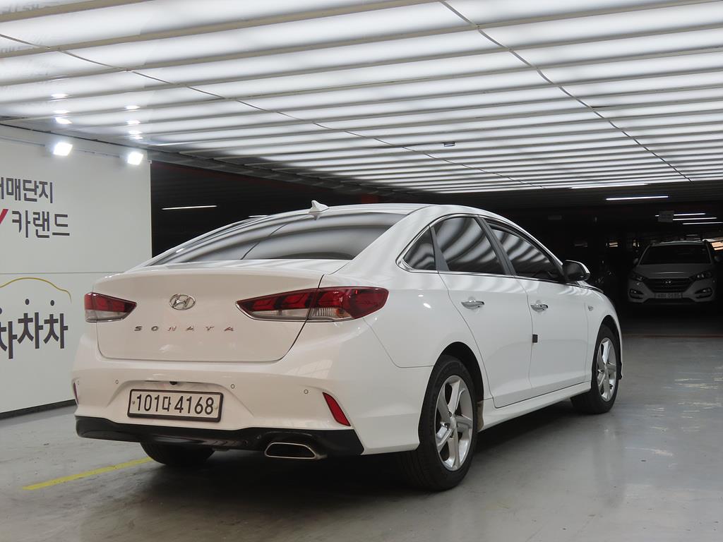 HYUNDAI Sonata - Vista 4