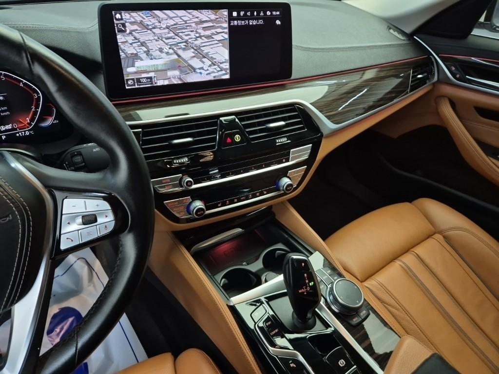 BMW 5 Series - Vista 10